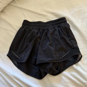 Lululemon hotty hot high rise lined short